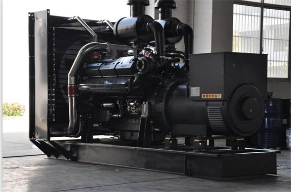 ?上柴135系列柴油發(fā)電機(jī)組